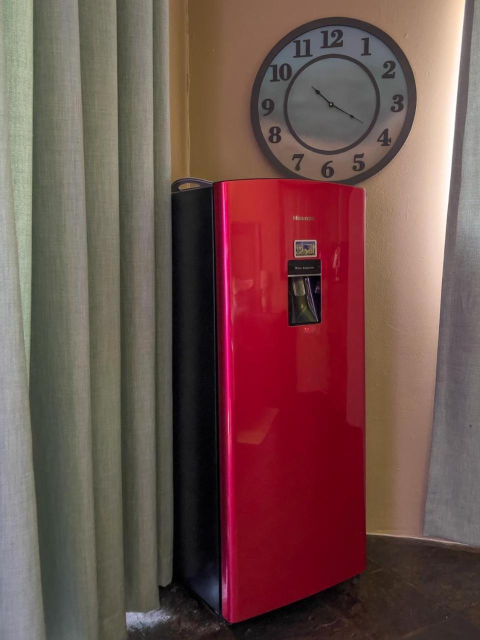 Spies Villa - Fast Wi-Fi, Netflix And Generator มิดเดิลเบิร์ก ภายนอก รูปภาพ