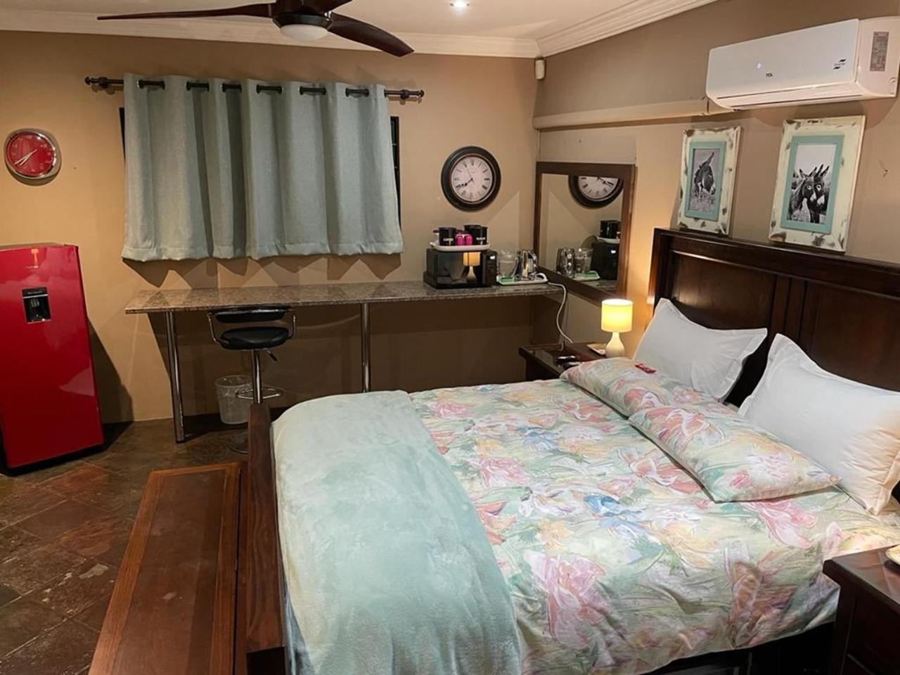 Spies Villa - Fast Wi-Fi, Netflix And Generator มิดเดิลเบิร์ก ภายนอก รูปภาพ