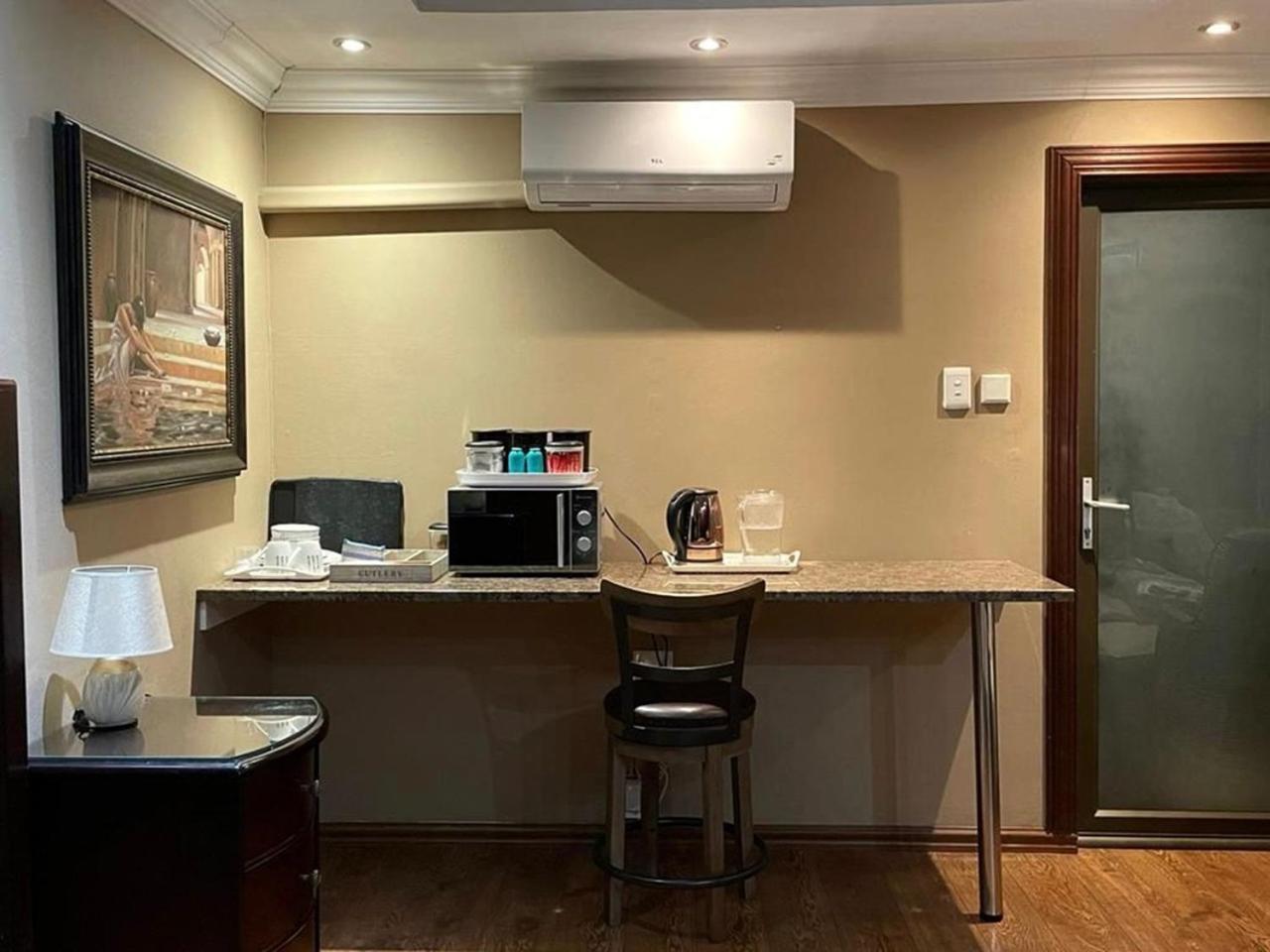 Spies Villa - Fast Wi-Fi, Netflix And Generator มิดเดิลเบิร์ก ภายนอก รูปภาพ